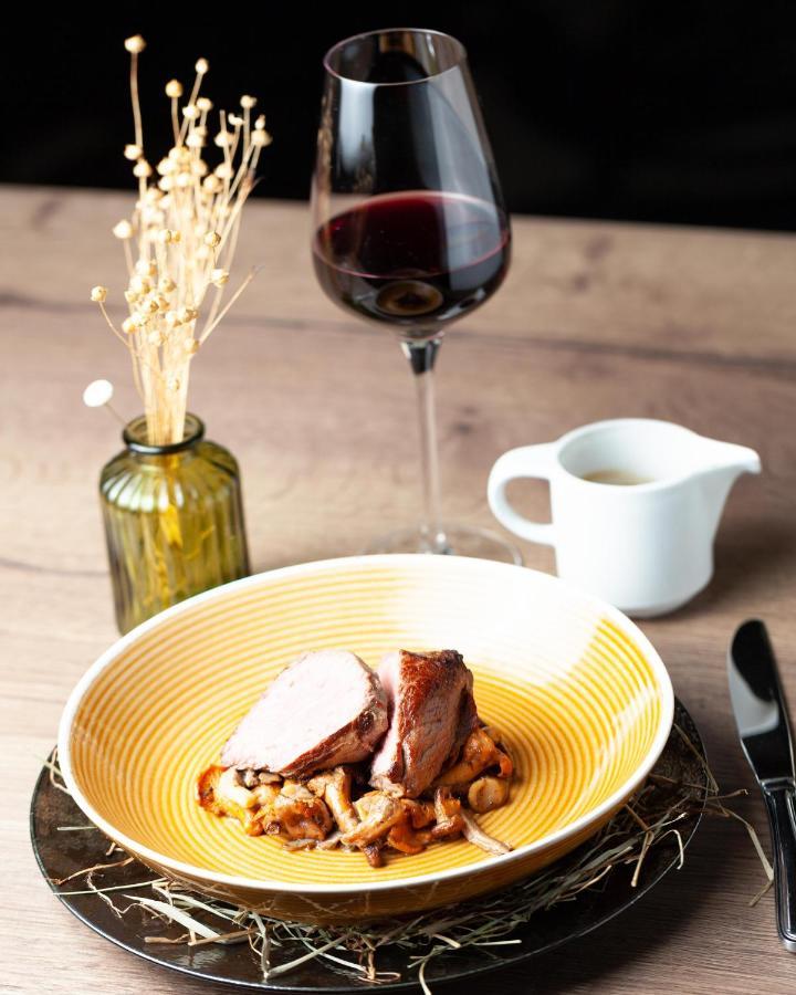 Le Boeuf Couronne - Hotel & Restaurant Chartres- Logis Hotels Exteriér fotografie